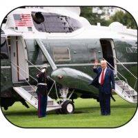 Trump  Waiving Next To Marine 1 Mouse Pad